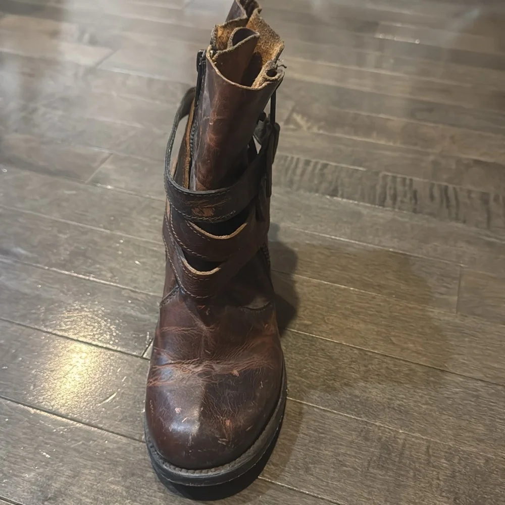 Vintage Brown Leather Boots - Picture 5 of 12